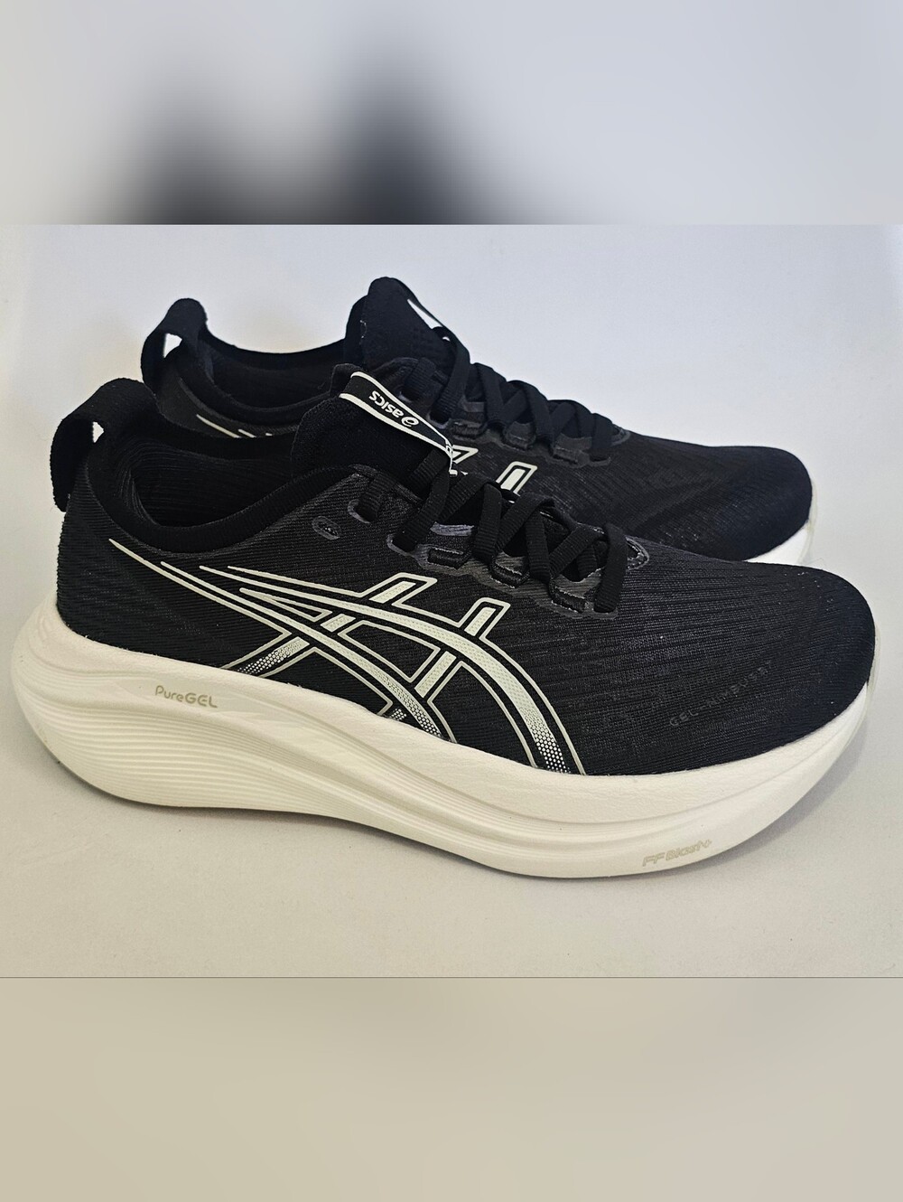 Women's Asics Gel Nimbus 28 size 8